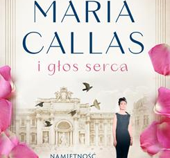 Okładka książki na której widać postać kobiety na tle posiadłości.