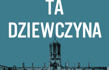 Na ciemnym tle biały tytuł książki a w tle budynek Oksfordu