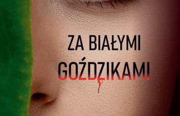 Pół twarzy kobiety o zielonych oczach